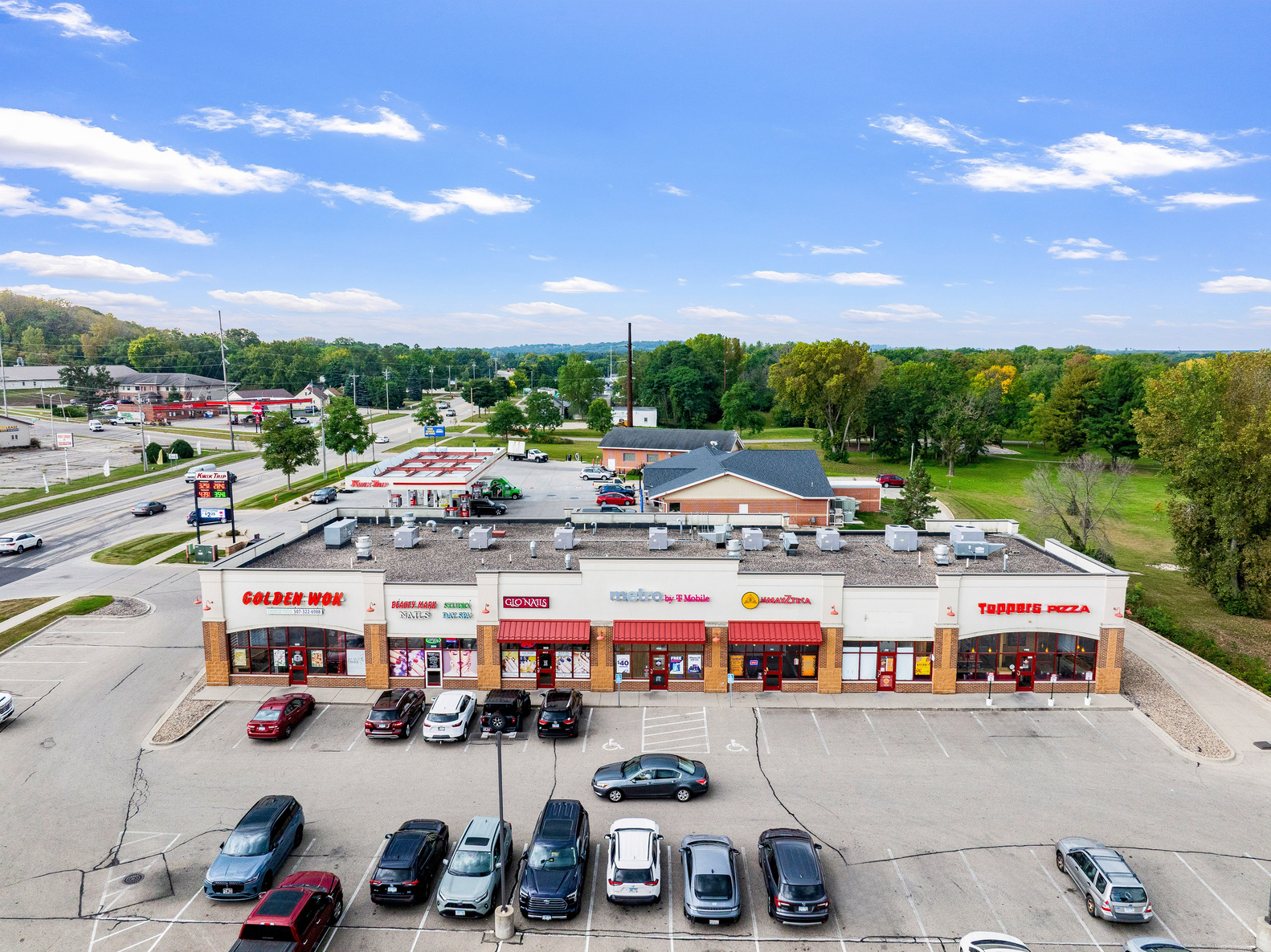 Marion Retail Center storefront from the parking lot